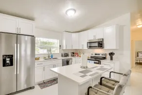 Walk to Romano Beachfront Park: Airy Home w/ Yard - Image 5