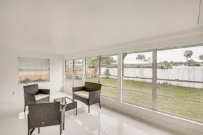 Walk to Romano Beachfront Park: Airy Home w/ Yard - Image 4