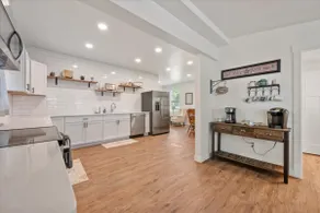 4 bedroom, 3 bathroom, Historic and Gorgeous - Image 3
