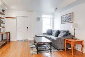 Peaceful & spacious family home near Carytown fully fenced - Image 4