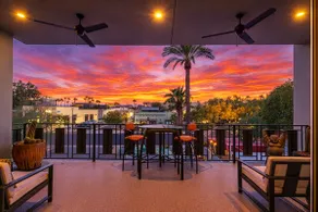 Vantage - Rooftop Patio - Heart of Old Town - Image 4