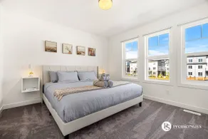 Luxury Townhome • King Bed • Near WinSport & Aspen - Image 4