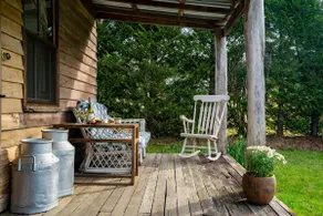 Scribbly Gum Cottage -Rustic Picturesque Romantic - Image 2