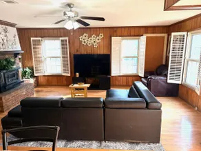 Oak Leaf Retreat | Spacious Family Home near GSU - Image 2