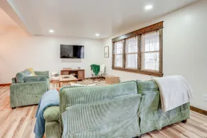 Amish Country Escape: Decatur Family Farmhouse - Image 4