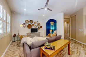 3BR single-level mountain view retreat with yard - Image 2