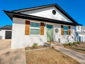 Green Door Cottage: Welcome Contractors - Image 2