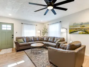 Green Door Cottage: Welcome Contractors - Image 4