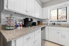 Bright Northside Retreat w/ Portable Sauna & Games - Image 4