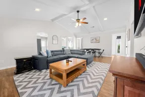 Bright Northside Retreat w/ Portable Sauna & Games - Image 2