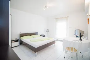 Apartments Veve - Studio Apartment with Terrace - Image 4