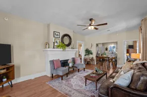 1332 Laurel St - Image 2