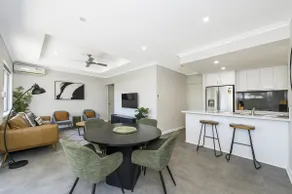 Luxury on Lewes - 3BR Free Wi-Fi - Image 2