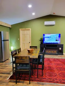 3-Bedroom, 2-Bath apartment, private deck (H-4) - Image 5
