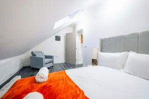 Modern 2BR Flat Steps from Cardiff Pubs & Town - Image 4