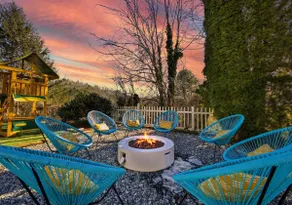 Sleeps 20 • Sport Court • Game Room • Grill • Spa - Image 5