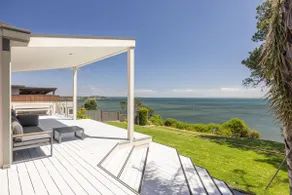 Cliff Top Retreat - Image 4