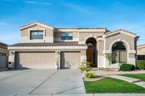 Relaxing 4BR House with Pool Near Golf Club & Lake - Image 5