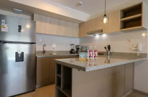 Modern 1BR with Balcony in Miraflores - Image 3