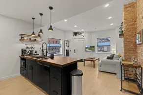 City Living without Compromise Full-Size 1BR - Image 4