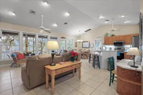 The Suwannee House & Bungalow - Image 2