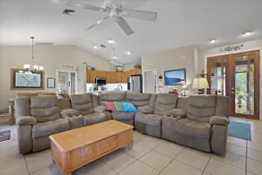 The Suwannee House & Bungalow - Image 4