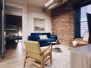Downtown Historic Loft > 1 BLOCK TO BROADWAY > 304 - Image 2
