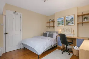 4BR Home Perfect for Professionals - Image 4