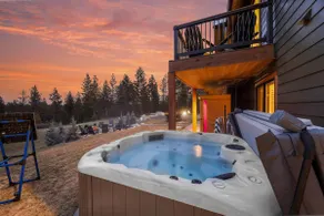 Tamarack: Fall basecamp with sauna and game room - Image 2