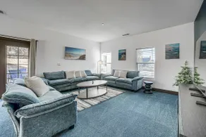 Fully Updated! Prime Riverside Spot Near Dtwn - Image 5