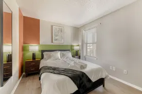 Stylish City Getaway 2B | Sleeps 6 | Pool, Prkg - Image 2