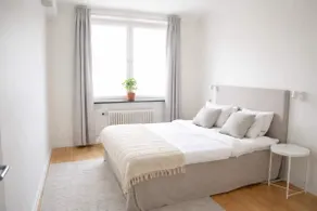 Bright & spacious apartment in quiet and exclusive - Image 2