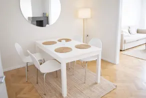 Bright & spacious apartment in quiet and exclusive - Image 3