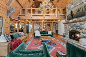 Epic Yellowstone Lodge • Hot-tub/Sauna/Theater/Bar - Image 5