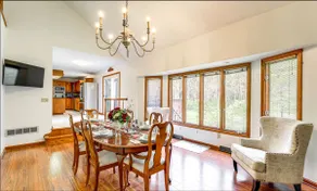 Stately Tudor Near Wineries, Airport, Hiking - Image 4