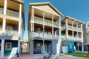 3-story, dog-friendly home with pool & balcony - w - Image 3
