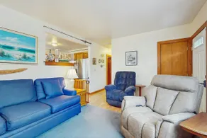 Charming Cape Cod: AC, Large Yard & Beach Gear - Image 4