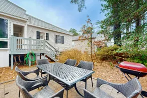 Dog-Friendly Coastal Oasis with Yard & AC - Image 5