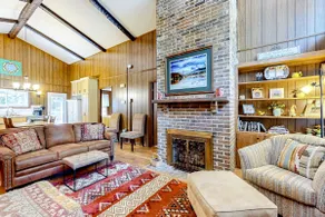 Renovated mtn-view home, pool, golf, fireplace - Image 5
