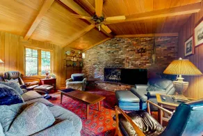 Spacious country home, firepit, amazing views - Image 5