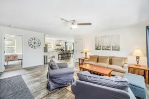 Cozy 4-Season Escape: Fireplace, Grill & AC - Image 3