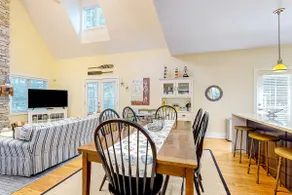Modern Union Pier Grand Home with Pool - Image 3