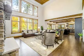 Dog-Friendly Golf Retreat with Resort Amenities - Image 2