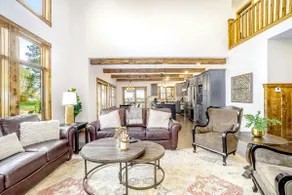 Dog-Friendly Golf Retreat with Resort Amenities - Image 4