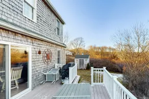 Spacious wooded retreat near canal & beach with de - Image 2