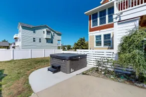 Ocean view, steps to beach with Free Wifi, private - Image 3