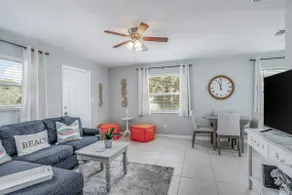 Charming duplex near the beach with screened porch - Image 5