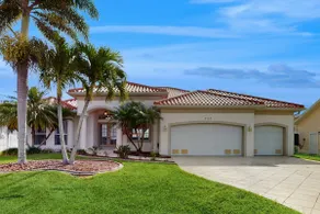 Waterfront Oasis with Private Pool Dock Fast WiFi - Image 2