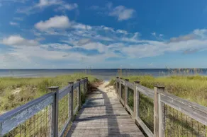 Spacious coastal home with grill & screened porch - Image 4