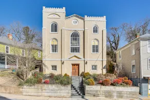 'The Sanctuary' in Historic Dtwn Staunton - Image 4